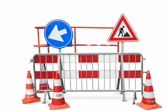 Onze gecertificeerde verkeersregelaars zorgen voor een veilige en efficiënte doorstroming van het verkeer wanneer slechts één rijstrook beschikbaar is.